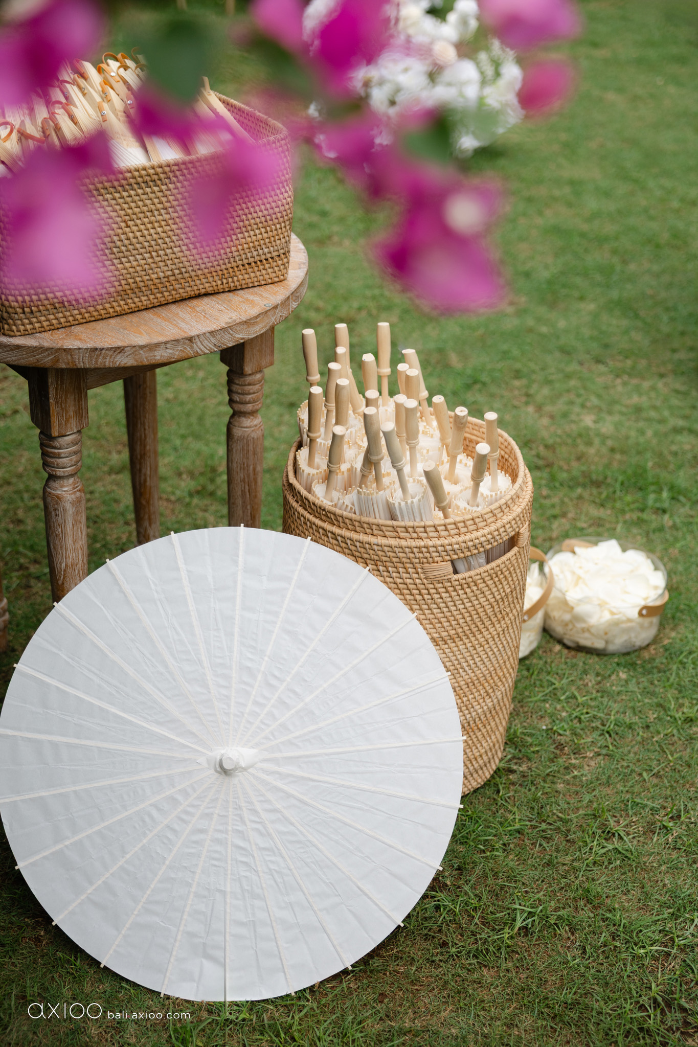 Axioo: A Study in Softness: A Wonderland Uluwatu Wedding in Bali